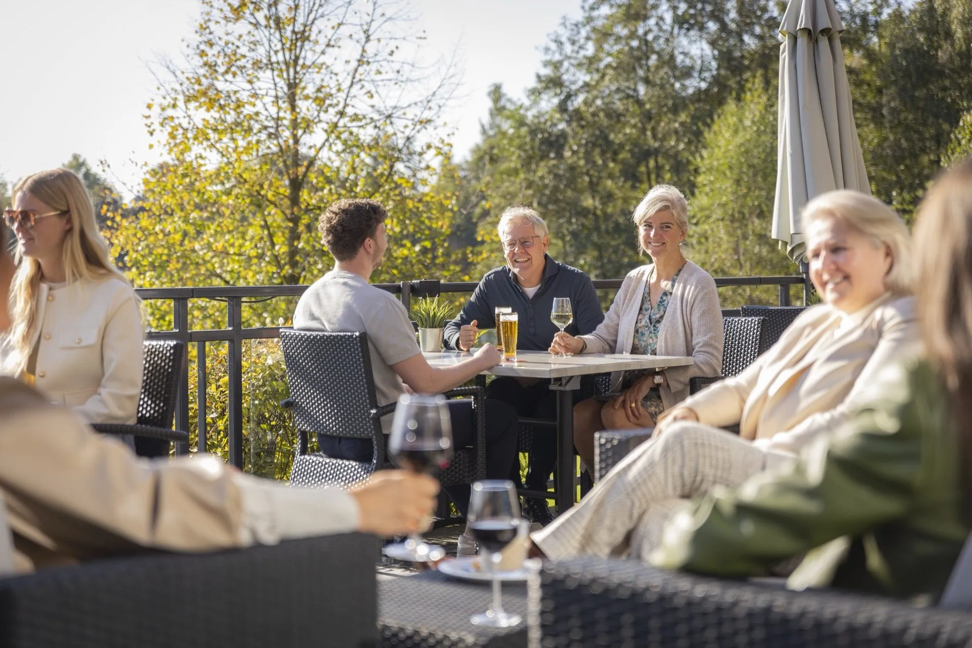 Het terras van Parkhotel Horst aan het meer