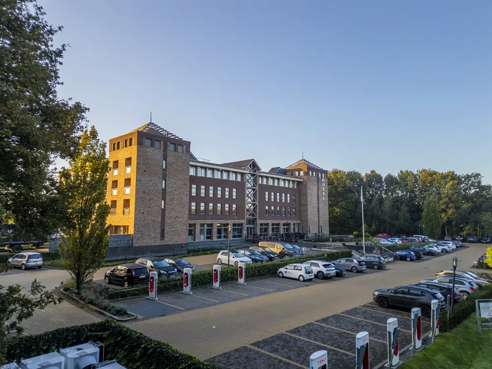 Parkhotel Horst with the charging points on its own grounds