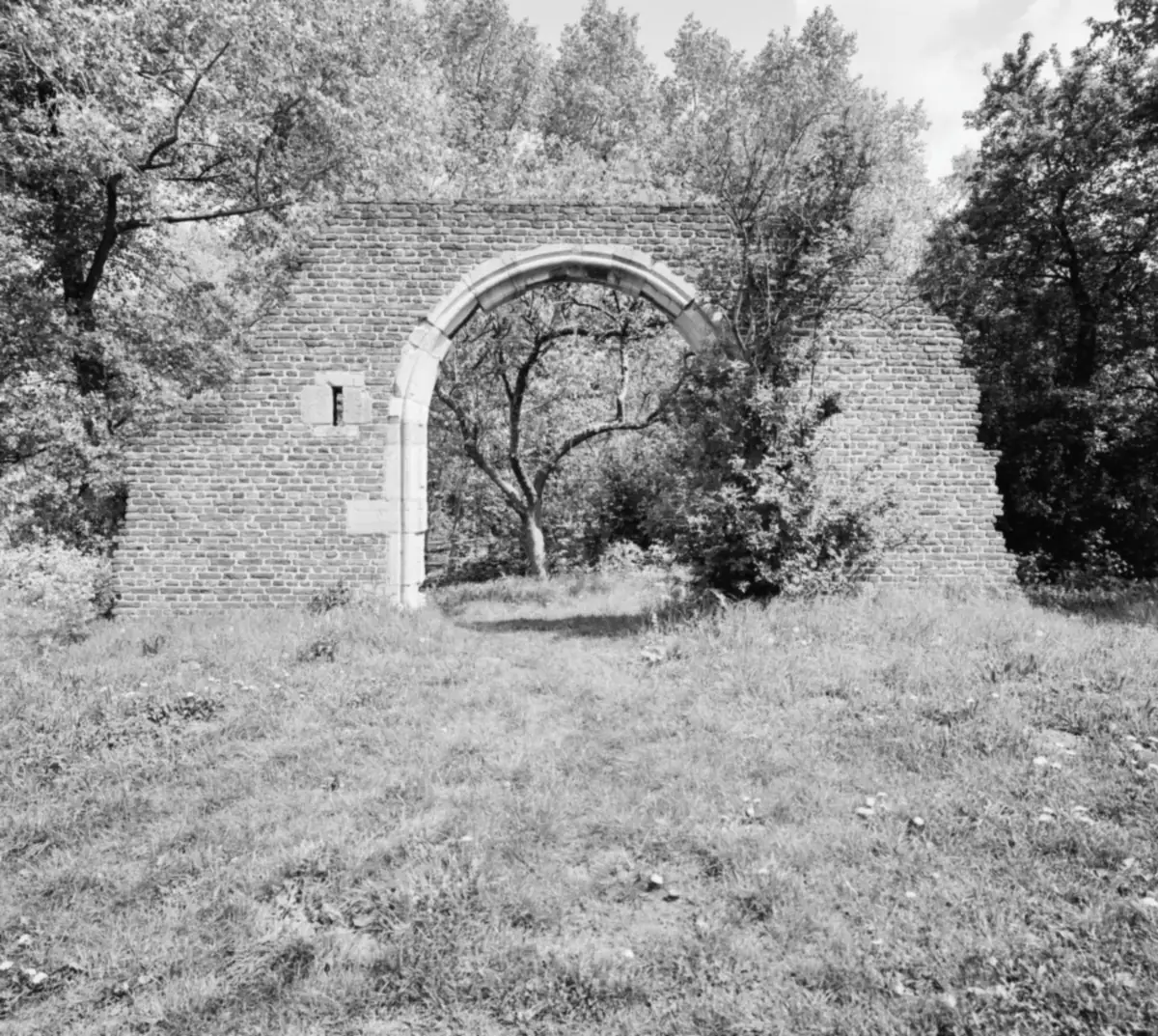Der Torbogen von Schloss Huys ter Horst, Schwarz-Weiß-Foto von 1993