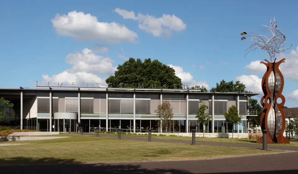Das Limburgs Museum in Venlo, vom Julianapark aus gesehen