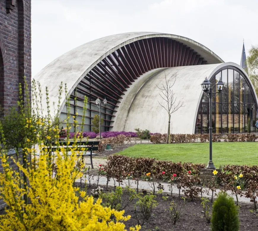 Der Pilzpavillon in Form eines halben Champignons im Museumsdorf De Locht