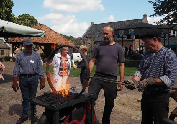 Schmieden im Freilichtmuseum De Locht