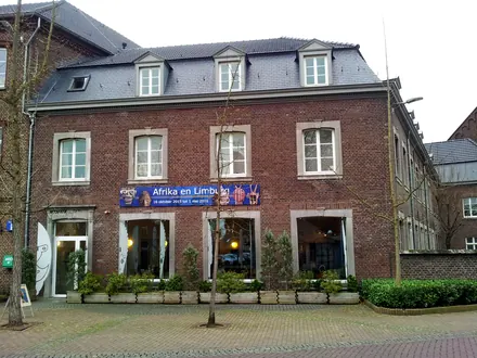 Bakstenen gevel van het Missiemuseum in Steyl