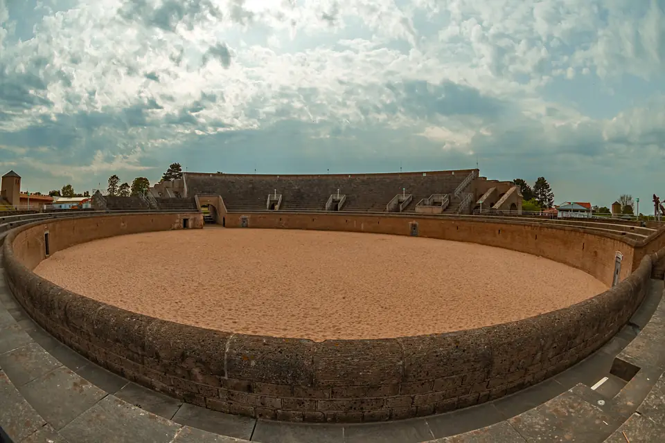 Het gereconstrueerde amfitheater in het Archäologischer Park Xanten