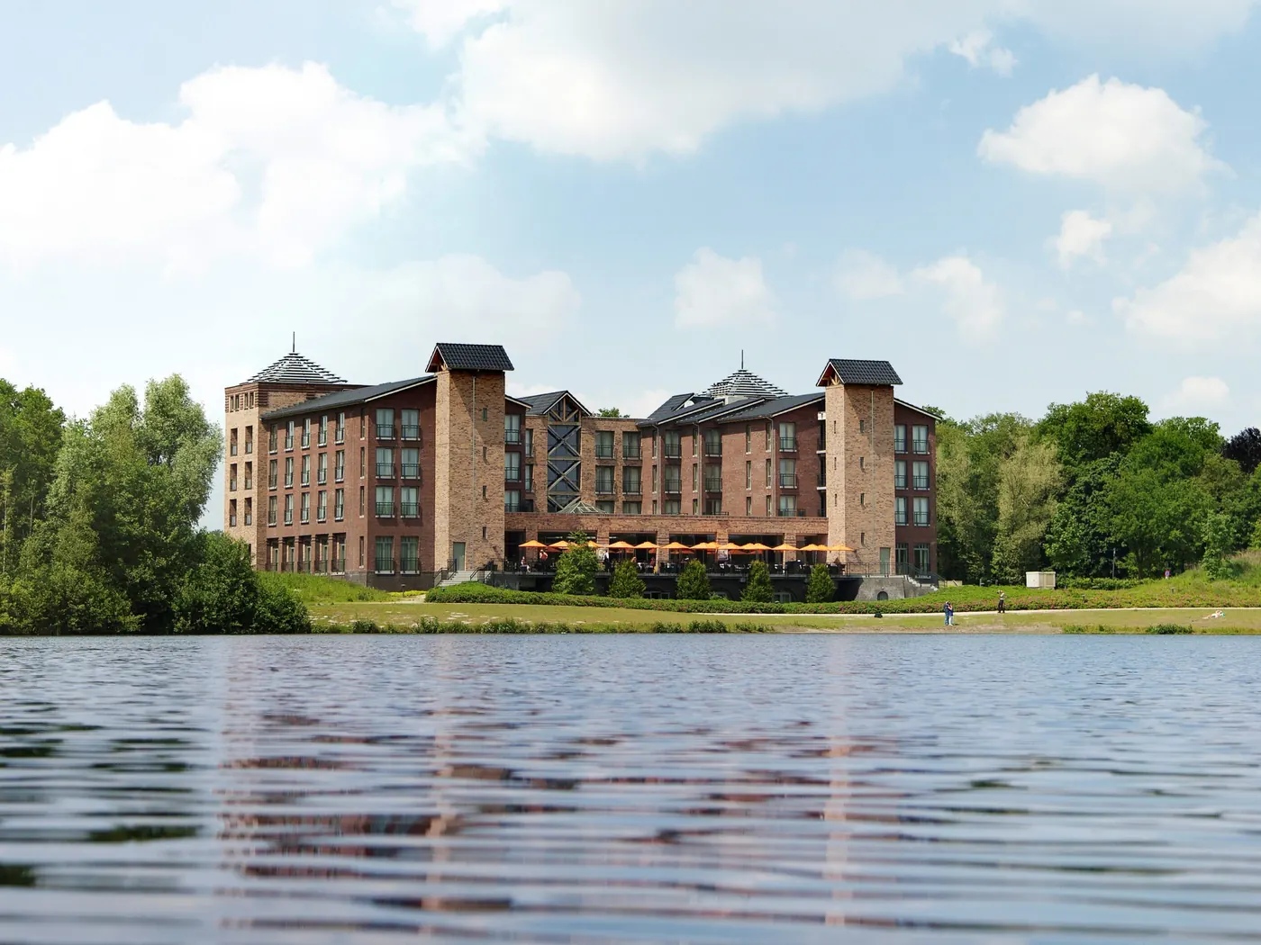 Parkhotel Horst by the lake, seen from the water