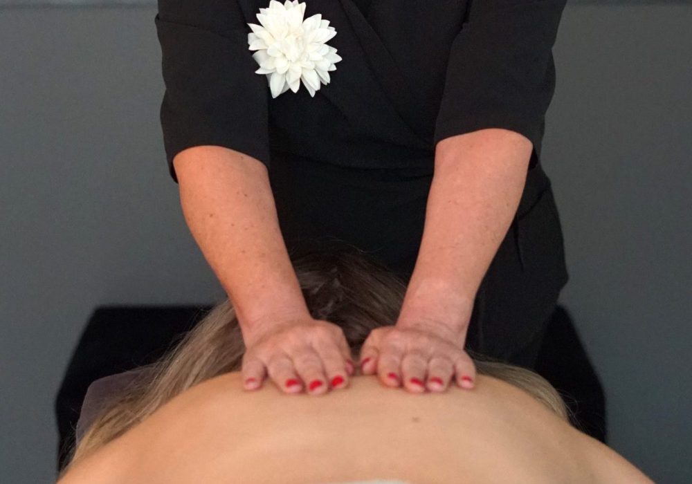 Beautysalon Senssis | Francien Rongen | Massage | gezichtsbehandeling | Ontspanning | Wellness | Behandeling