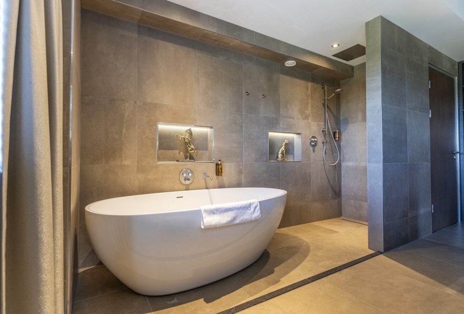 Badkamer Torensuite Parkhotel Horst